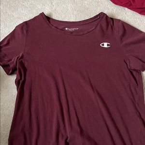 Champion T-Shirt in Maroon